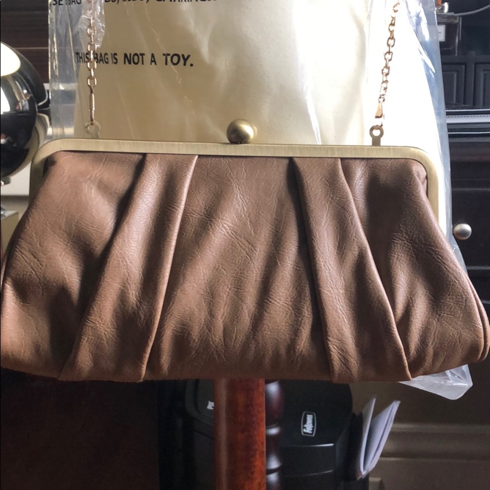 ❌SOLD❌- Urban Expressions Clutch